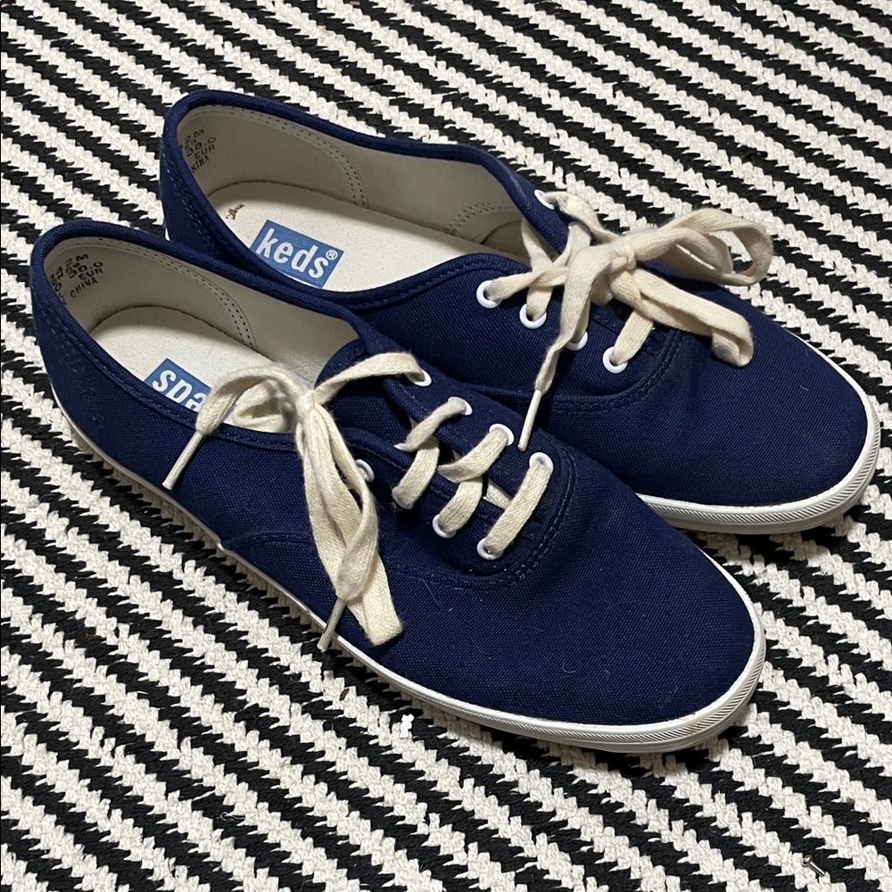 Keds Dark Blue Canvas Shoes with Cream Laces Women’s size 7.5